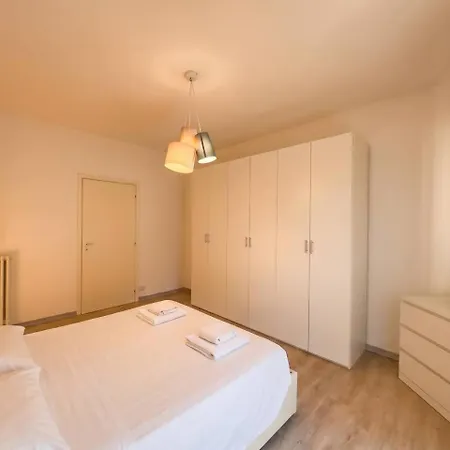 Centro & Leonardo: Trilocale Moderno Con Balcone Apartment *