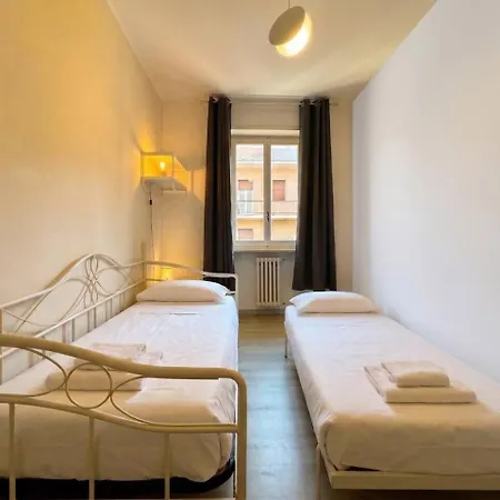 Apartment Centro & Leonardo: Trilocale Moderno Con Balcone