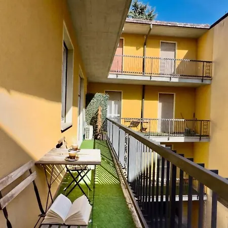 Apartment Centro & Leonardo: Trilocale Moderno Con Balcone